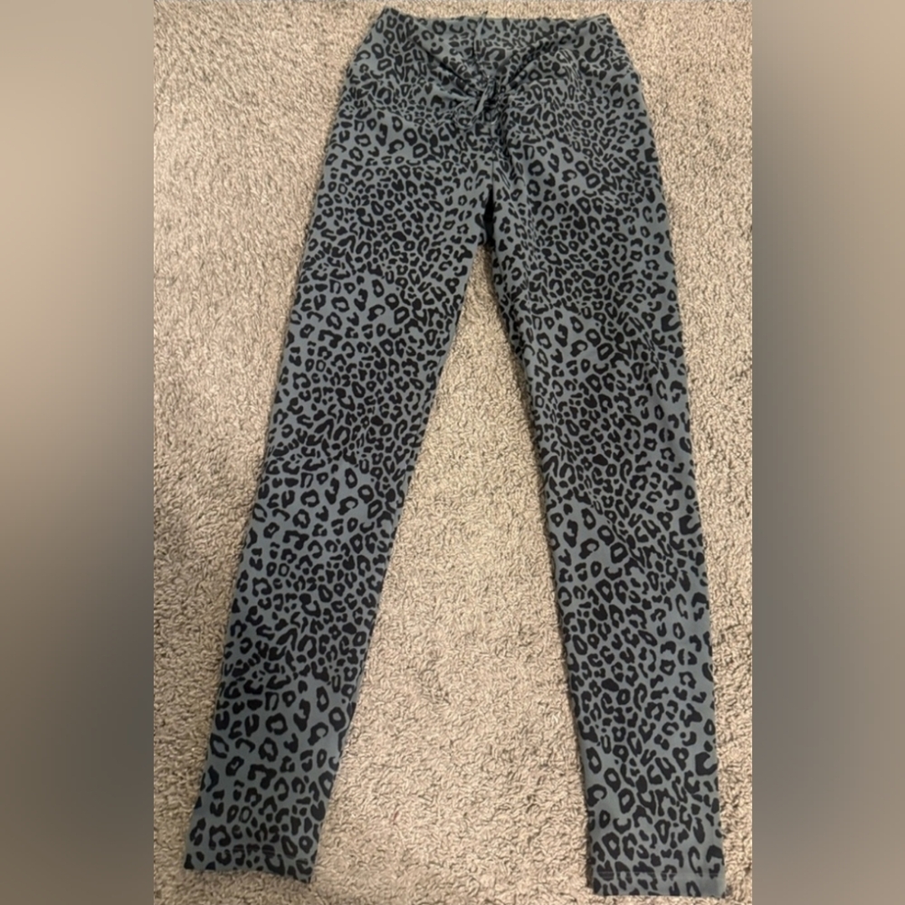 Victoria's Secret Leopard Print Workout Leggings